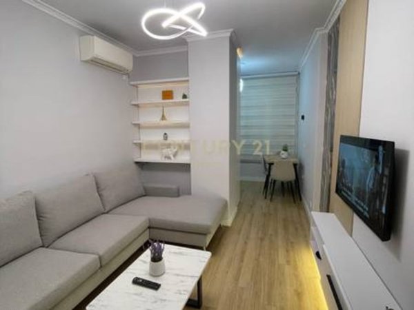 Tirane, jepet me qera apartament 1+1 Kati 2, 56 m² 600 € (kodra e diellit)