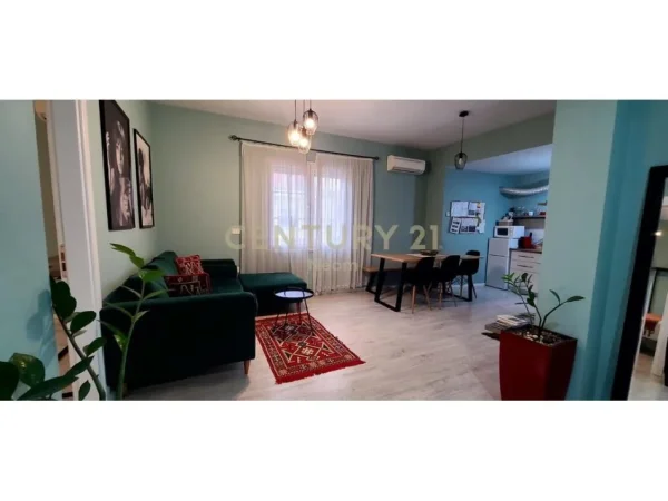Tirane, jepet me qera apartament 2+1 Kati 4, 84 m² 750 € (rruga e durresit)