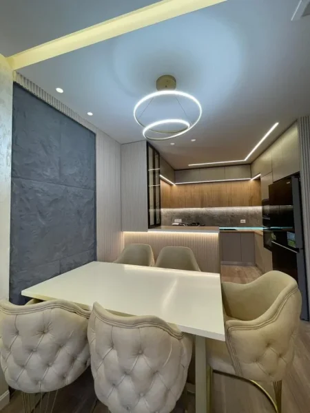 Tirane, shes apartament 2+1+Ballkon , (Rruga e Dibrës)