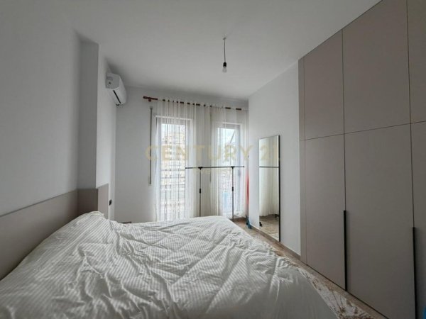 Tirane, jepet me qera apartament 2+1+Ballkon Kati 6, 100 m² 900 € (pazari i ri)