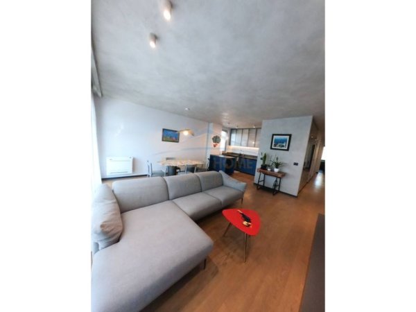 Tirane, jepet me qera apartament Kati 0, 1.800 € (Qera, Apartament 3+1+2, Stadiumi Dinamo)