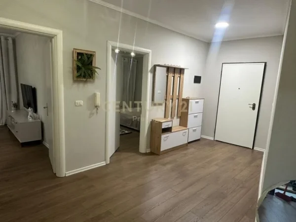 Tirane, jepet me qera apartament 1+1 Kati 4, 78 m² 800 € (sheshi skenderbeu)
