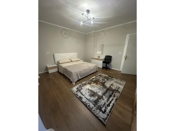 Tirane, jepet me qera apartament 1+1 Kati 4, 78 m² 800 € (sheshi skenderbeu)