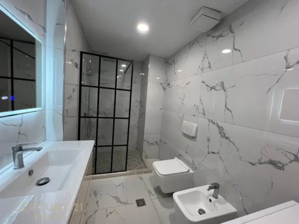 Tirane, jepet me qera apartament 2+1+Ballkon Kati 6, 78 m² 625 € (kodra e diellit)