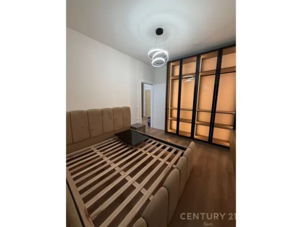 Tirane, jepet me qera apartament 1+1 Kati 2, 54 m² 750 € (komuna e parisit)