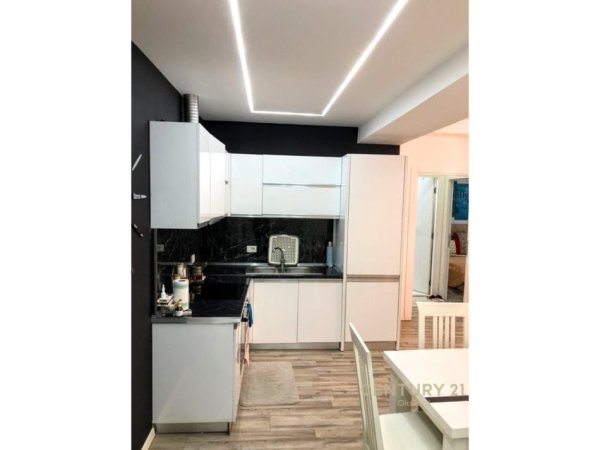 Tirane, jepet me qera apartament 1+1 Kati 1, 65 m² 600 € (medar shtylla)