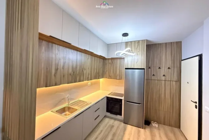 Tirane, jepet me qera apartament 1+1+Ballkon Kati 14, 60 m² 1.200 € (Tirana Graden Building)