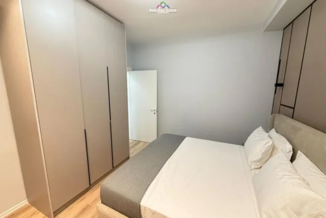 Tirane, jepet me qera apartament 1+1+Ballkon Kati 14, 60 m² 1.200 € (Tirana Graden Building)