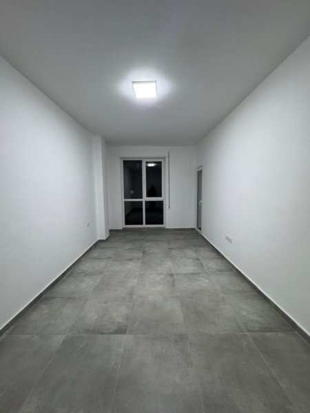 Tirane, jepet me qera apartament 1+1 Kati 2, 70 m² 400 € (5 Maji)
