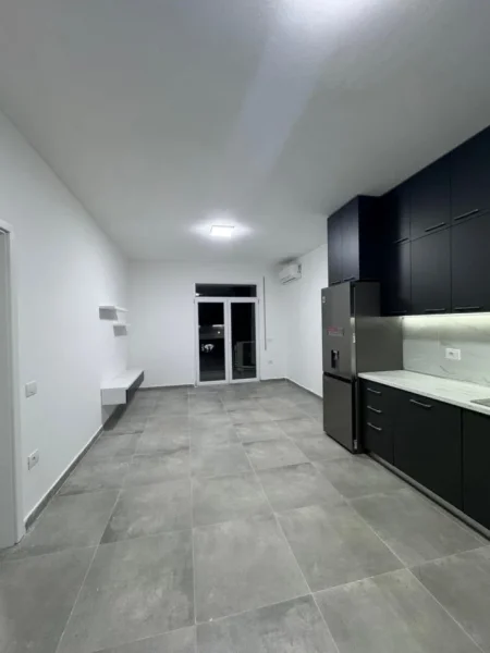 Tirane, jepet me qera apartament 1+1 Kati 2, 70 m² 400 € (5 Maji)