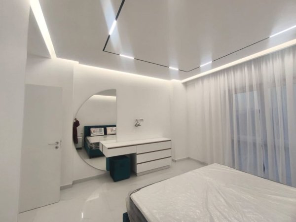 Tirane, jepet me qera apartament 1+1 Kati 10, 78 m² 699 € (ZOGU ZI)