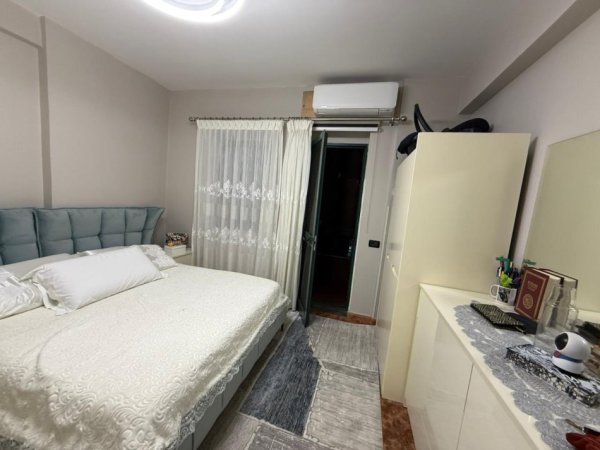 Tirane, jepet me qera apartament 2+1+Ballkon Kati 2, 95 m² 850 € (Rruga e Durrësit)