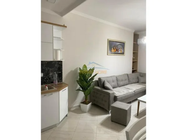 Tirane, jepet me qera apartament 2+1 Kati 4, 82 m² 520 € (Shkoze,)