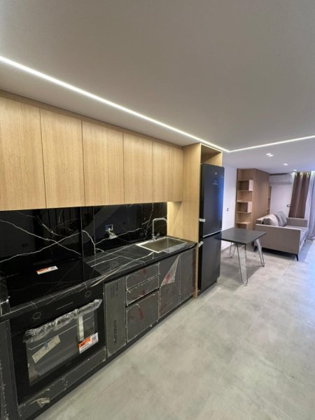 Tirane, jepet me qera apartament duplex 1+1 , 73 m² 119.000 € (Rruga Kavajes)