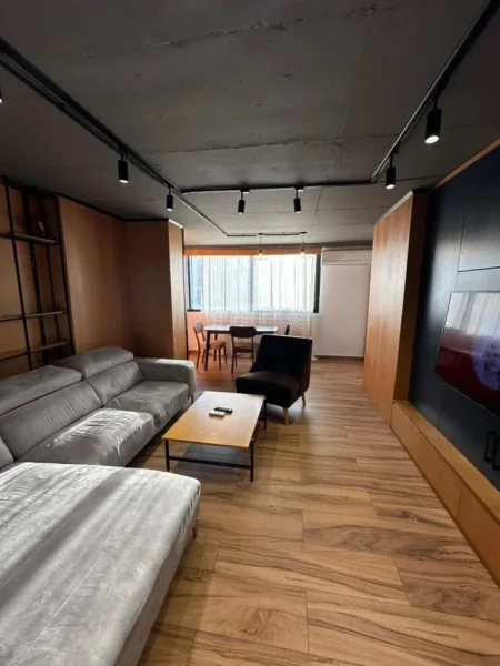 Tirane, shitet apartament duplex Dublex , 111 m² 170.000 € (Perballe Spitalit Amerikan 3)