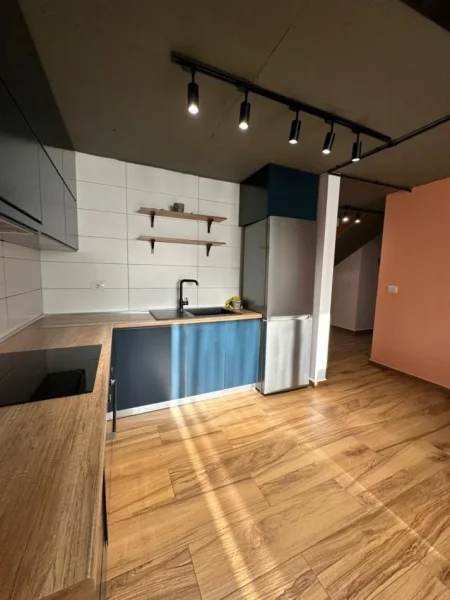 Tirane, shitet apartament duplex Dublex , 111 m² 170.000 € (Perballe Spitalit Amerikan 3)