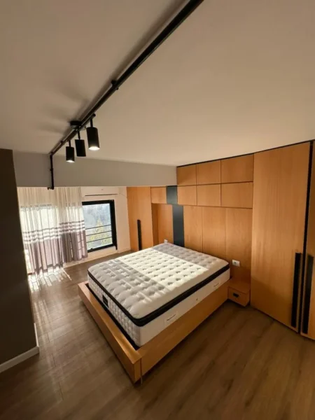 Tirane, shitet apartament duplex Dublex , 111 m² 170.000 € (Perballe Spitalit Amerikan 3)