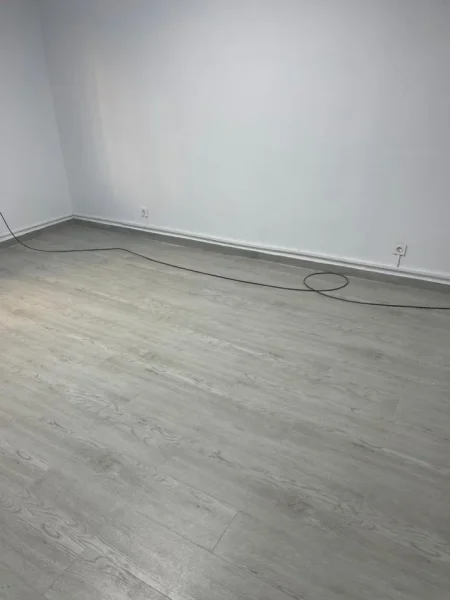Tirane, jepet me qera ambjent biznesi Kati 1, 100 m² 800 € (Përballë Delijorgji)