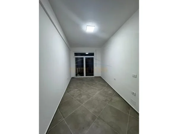 Tirane, jepet me qera apartament 1+1 Kati 3, 69 m² 420 € 