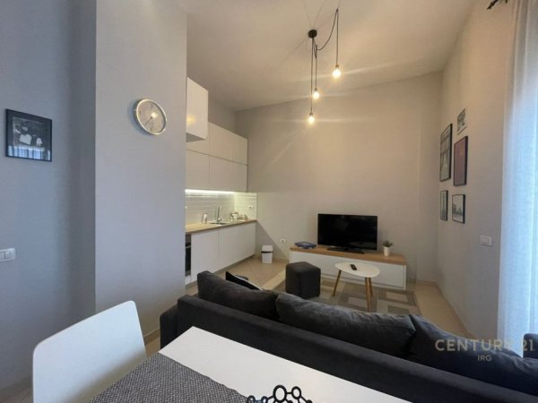 Tirane, jepet me qera apartament 1+1 Kati 11, 63 m² 550 € 