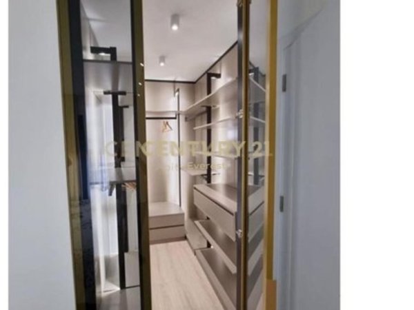 Tirane, jepet me qera apartament 1+1 Kati 8, 70 m² 900 € 