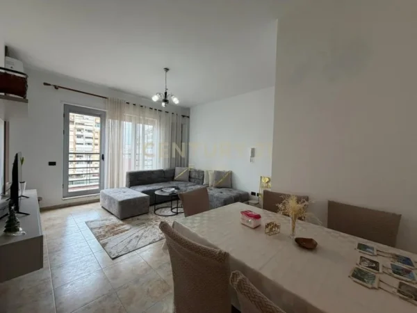 Tirane, jepet me qera apartament 2+1 Kati 6, 100 m² 900 € 