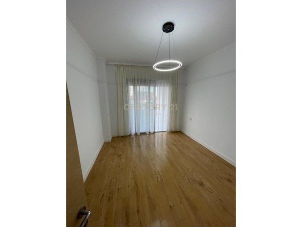 Tirane, shes apartament 2+1 Kati 8, 98 m² 153.000 € 