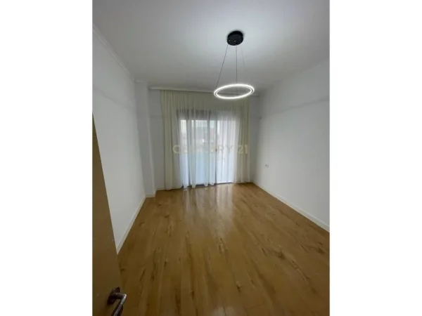Tirane, shes apartament 2+1 Kati 8, 98 m² 153.000 € 