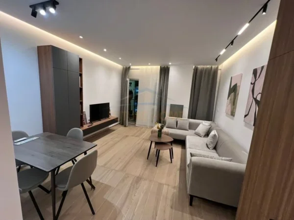 Tirane, jepet me qera apartament 1+1 Kati 4, 66 m² 800 € (Zogu i Zi)