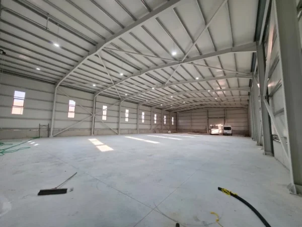 Tirane, jepet me qera magazine Kati 0, 1.200 m² 45.000 € (Rinas)