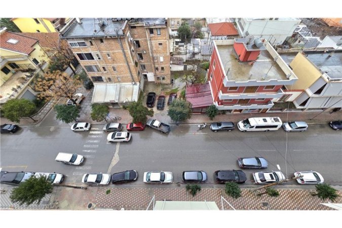 Vlore, jepet me qera apartament 1+1 Kati 7, 65 m² 300 € (Lef Sallata, pranë Shkollës së Muzikës)