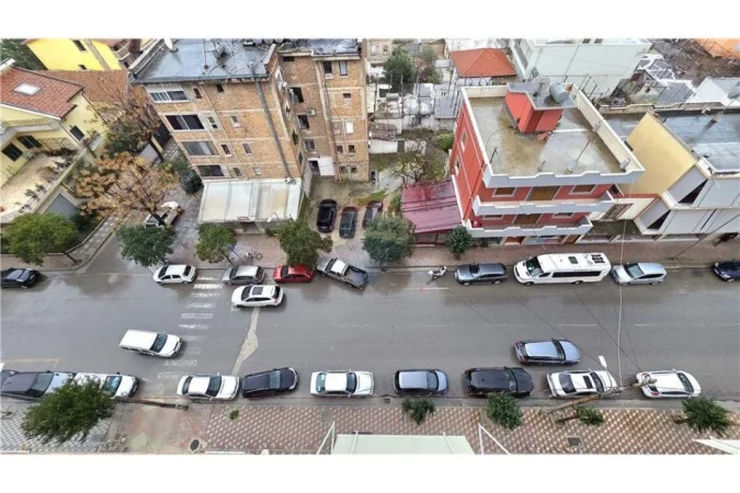 Vlore, jepet me qera apartament 1+1 Kati 7, 65 m² 300 € (Lef Sallata, pranë Shkollës së Muzikës)