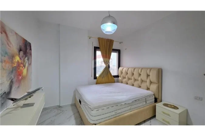 Vlore, jepet me qera apartament 1+1 Kati 7, 65 m² 300 € (Lef Sallata, pranë Shkollës së Muzikës)