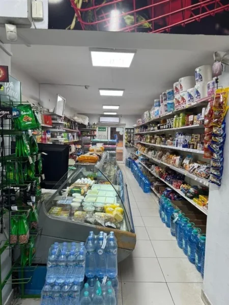 Tirane, shes Shes biznesin Market - Vorri Bom, Tirane 15.000 €