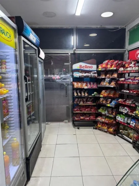 Tirane, shes Shes biznesin Market - Vorri Bom, Tirane 15.000 €