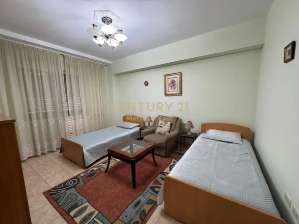 Tirane, jepet me qera apartament 2+1 Kati 5, 106 m² 750 € (TIRANES SE RE)