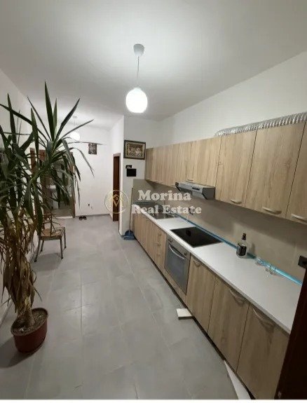 Tirane, jepet me qera shtepi 2+1 Kati 3, 135 m² 320 € (Babrru)