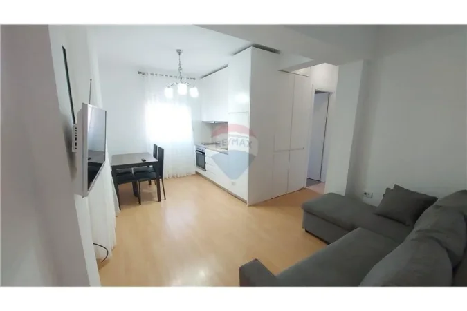 Tirane, jepet me qera apartament 1+1 Kati 4, 45 m² 550 € 