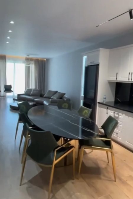 Tirane, jepet me qera apartament 2+1+Ballkon Kati 5, 110 m² 1.500 € (Liqeni i Thate)