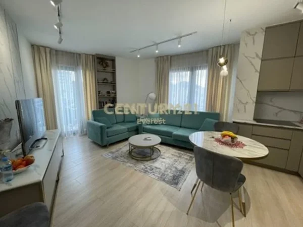 Tirane, jepet me qera apartament 1+1 Kati 8, (Zogu i Parë)