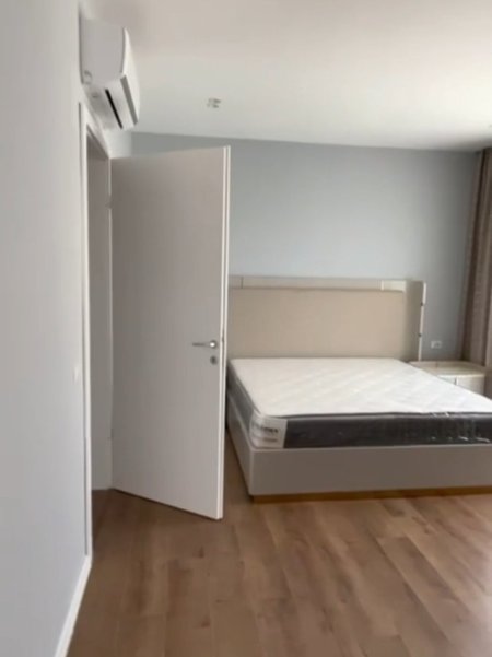 Tirane, jepet me qera apartament 2+1+Ballkon Kati 5, 110 m² 1.500 € (Liqeni i Thate)