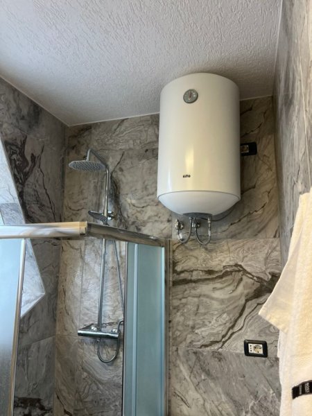 Tirane, jepet me qera garsonier Kati 1, 30 m² 450 € (21 Dhjetori)