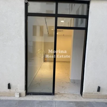 Tirane, jepet me qera ambjent biznesi Kati 1, 38 m² 900 € (Rruga Mine Peza)