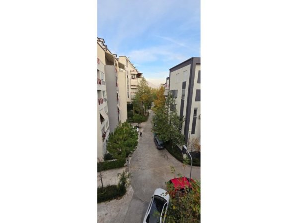 Tirane, jepet me qera apartament 2+1 , 85 m² 630 € (Liqeni i Thate)