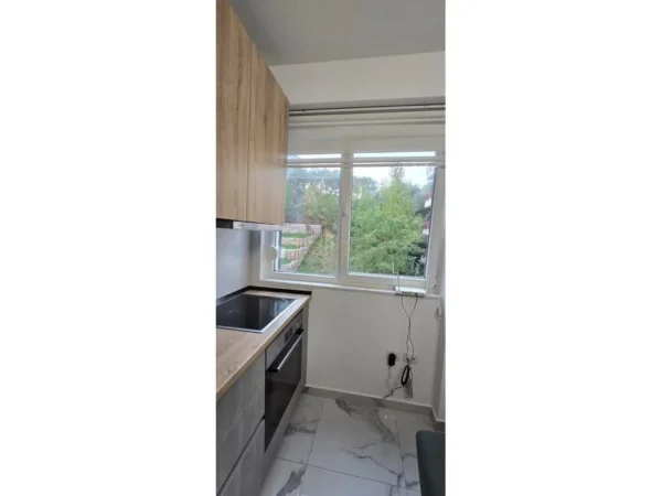 Tirane, jepet me qera apartament 2+1 , 85 m² 630 € (Liqeni i Thate)