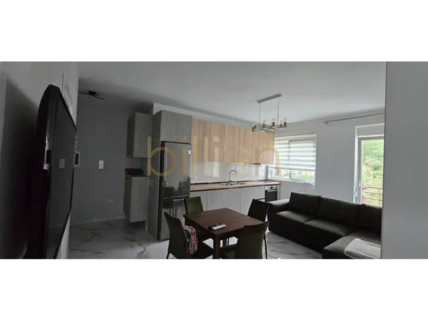 Tirane, jepet me qera apartament 2+1 , 85 m² 630 € (Liqeni i Thate)