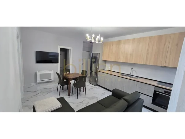 Tirane, jepet me qera apartament 2+1 , 85 m² 630 € (Liqeni i Thate)