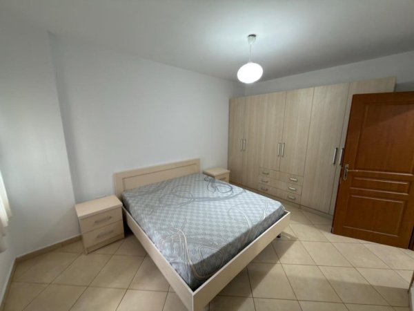 Tirane, jepet me qera apartament 2+1 Kati 5, 100 m² 550 € 