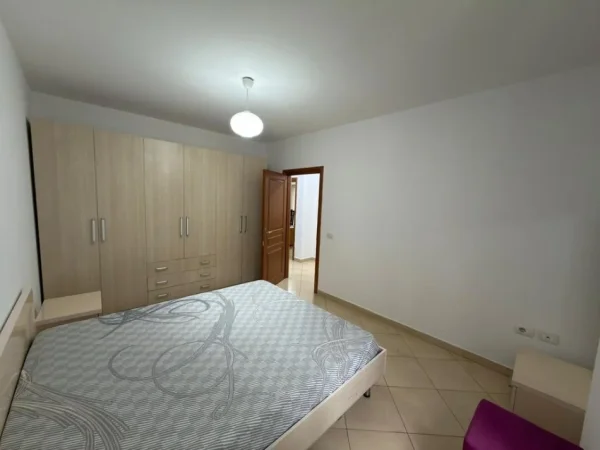 Tirane, jepet me qera apartament 2+1 Kati 5, 100 m² 550 € 