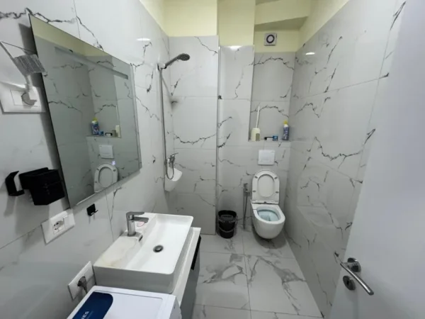 Tirane, jepet me qera apartament 1+1 Kati 2, 69 m² 700 € 
